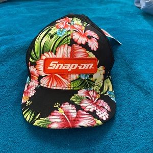 Snap on hat!! NEW